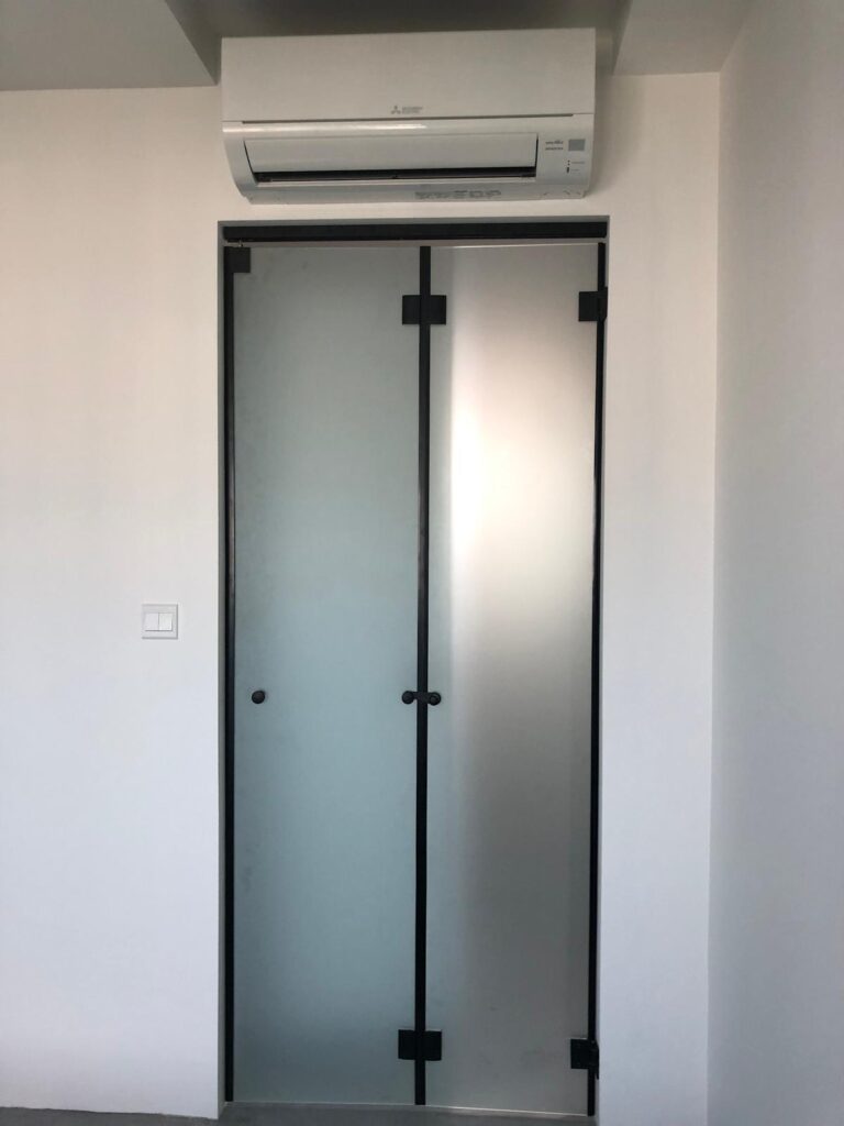 Wall Mount Hinge - Maxter Glass Pte Ltd